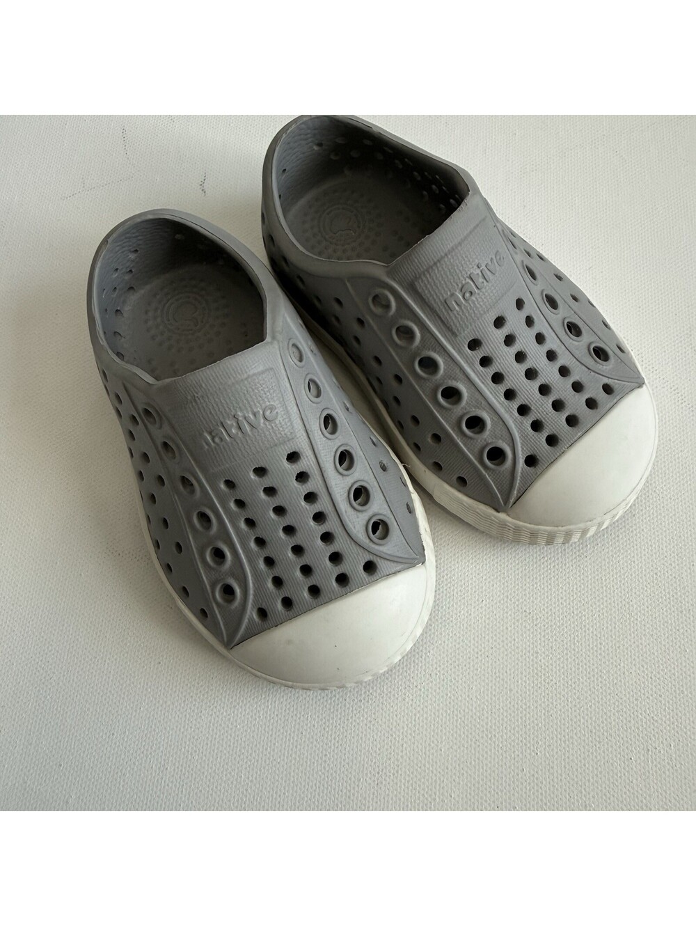 Native Jefferson Kids Gray White Slip-On Water Shoes Toddler Size C4